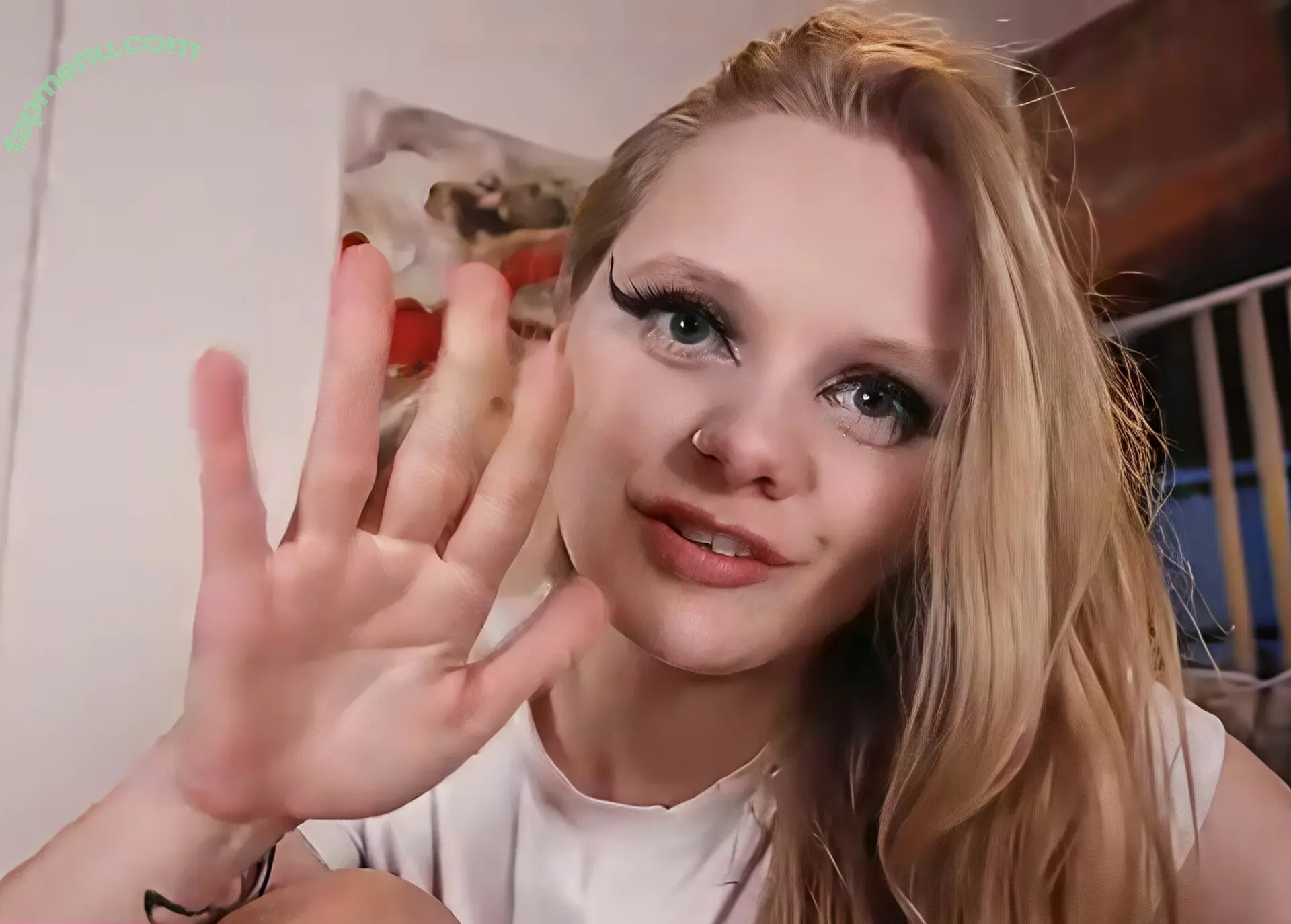 Upskirtjerk nude photo #0086 (Upskirtjerk)