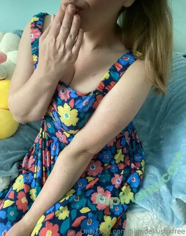 Ur Mommy Nextdoor nude photo #0037 (BlondeKushx / blondekushx1)