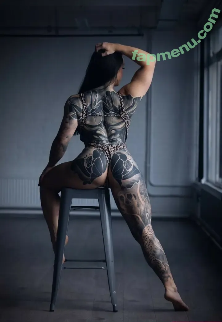 urban_vixen nude photo #0002 (urban_vixen1 / urban_vixen_)