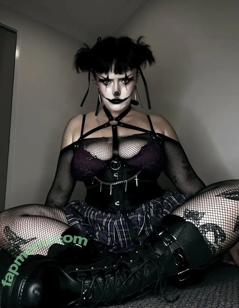 urfavegothh nude photo #0026 (urfavegothh)