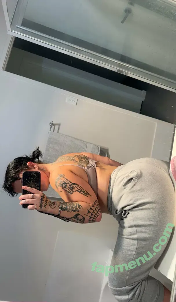 urfavegothh nude photo #0040 (urfavegothh)