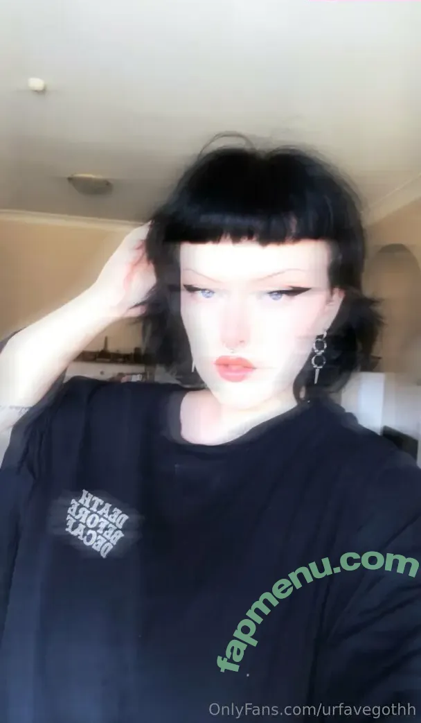 urfavegothh nude photo #0041 (urfavegothh)