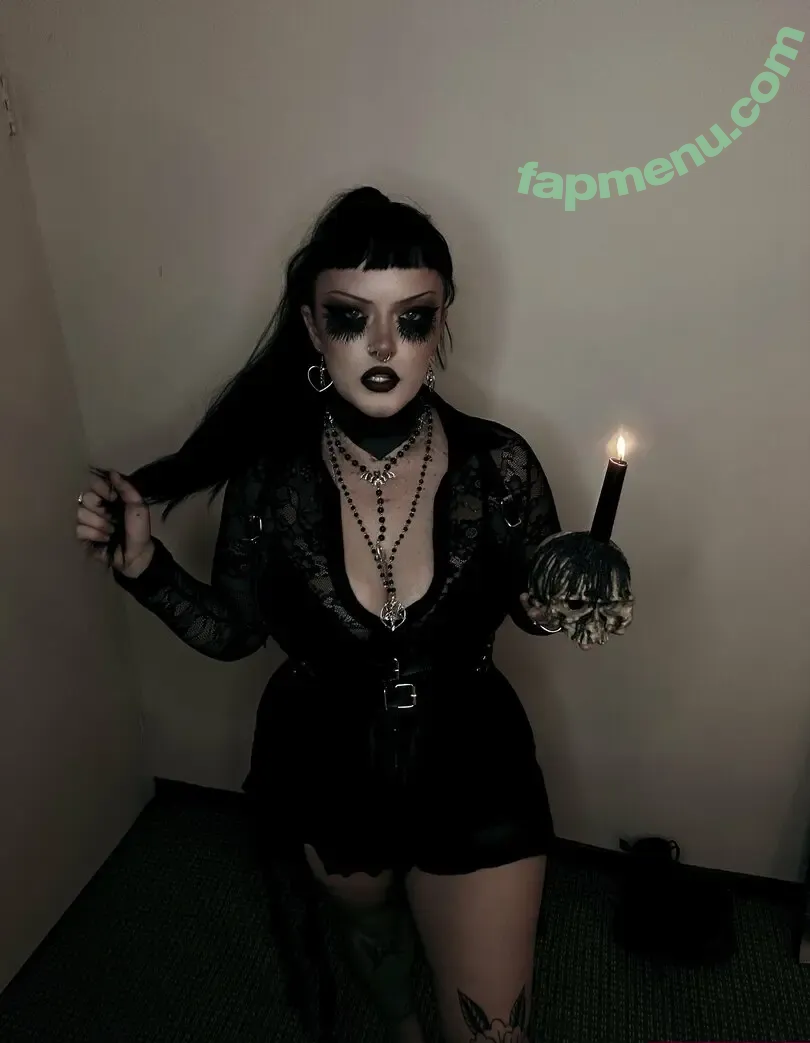 urfavegothh nude photo #0044 (urfavegothh)