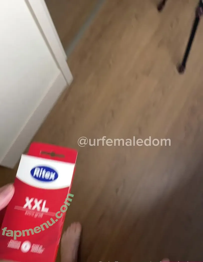 urfemaledom nude photo #0121 (miranfaleesmith1)