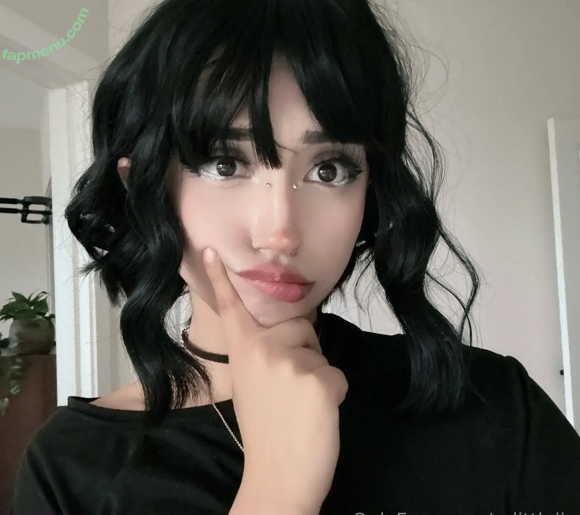 urlittlelia nude photo #0001 (urlittlelia)