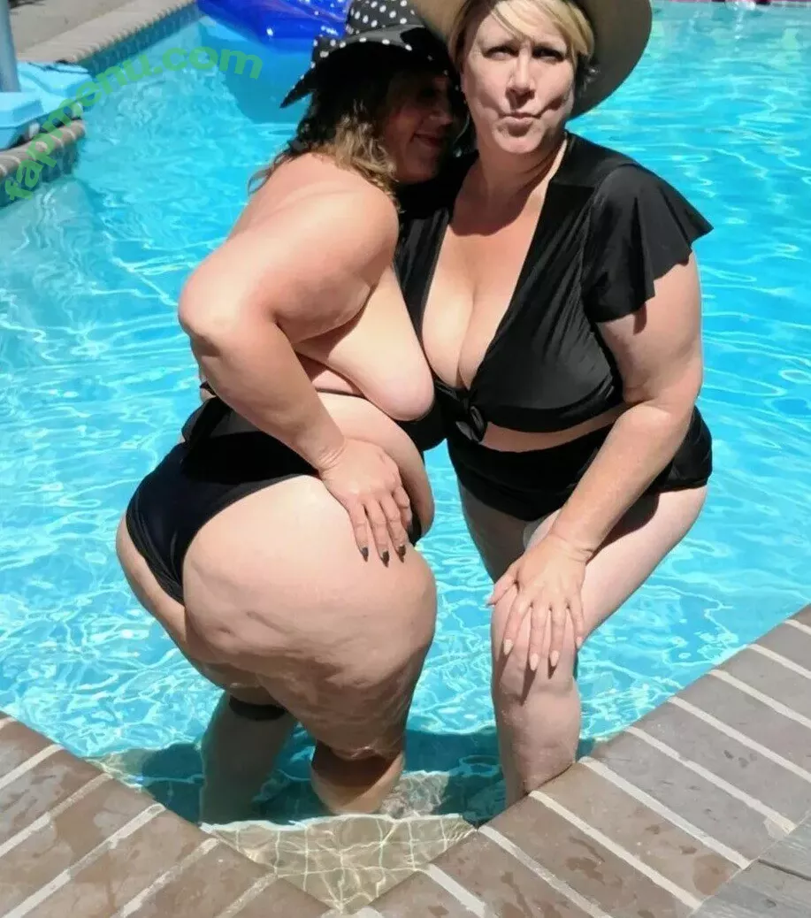 Ursula nude photo #0035 (fantasymilfursula / ursula_brooklyn / ursulasworld / ursulatv)
