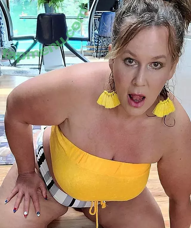 Ursula nude photo #0063 (fantasymilfursula / ursula_brooklyn / ursulasworld / ursulatv)