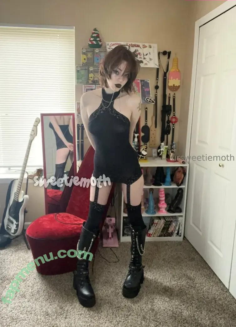 ursweetiemoth nude photo #0039 (mothinthewalls)