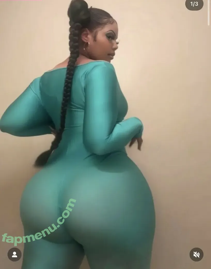 urtr8sh nude photo #0020 (urtr8sh_)