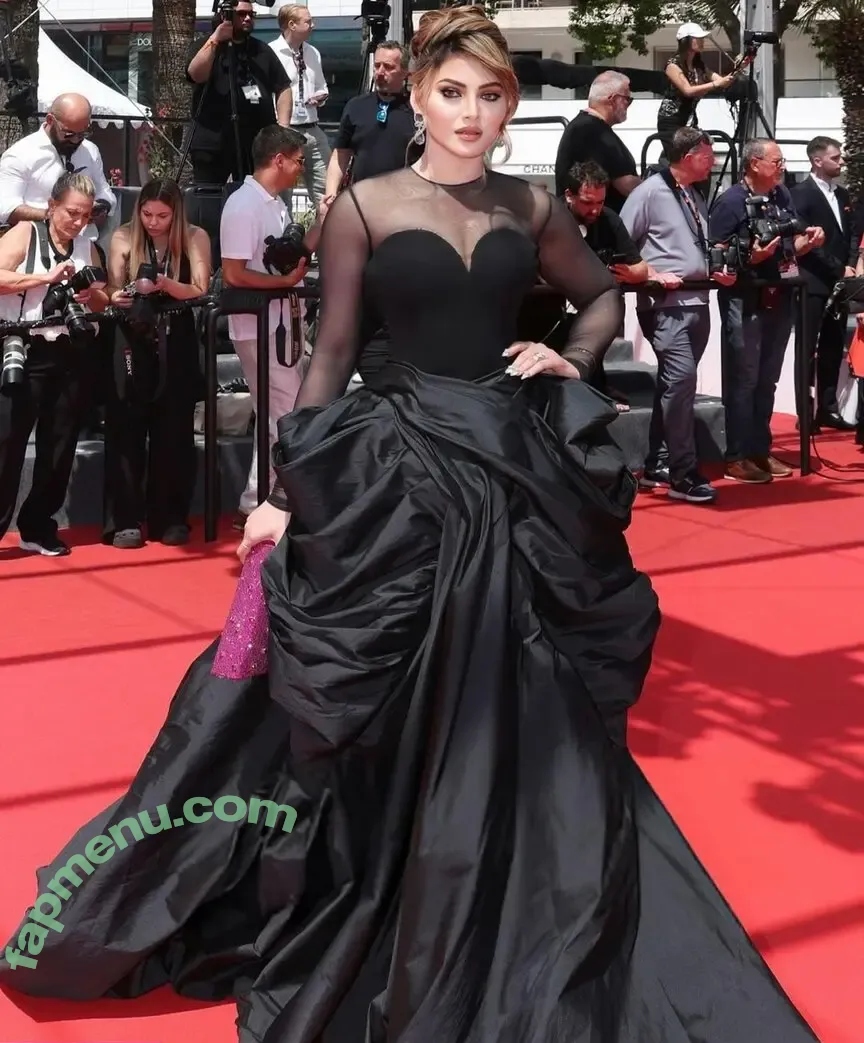 Urvashi Rautela nude photo #0037 (urvashirautela)