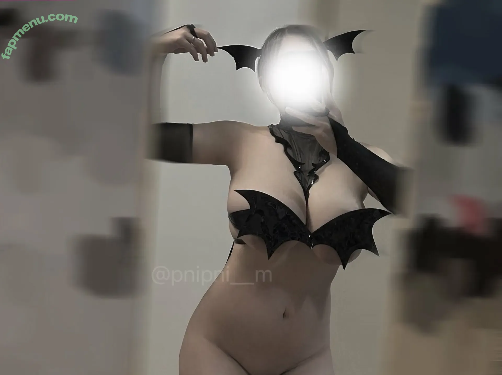 _UTxTU_mom_ nude photo #0052 (__thatcoolmom__)