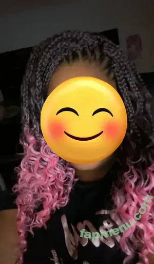 Uzuri Mia / uzurimia nude photo #0005