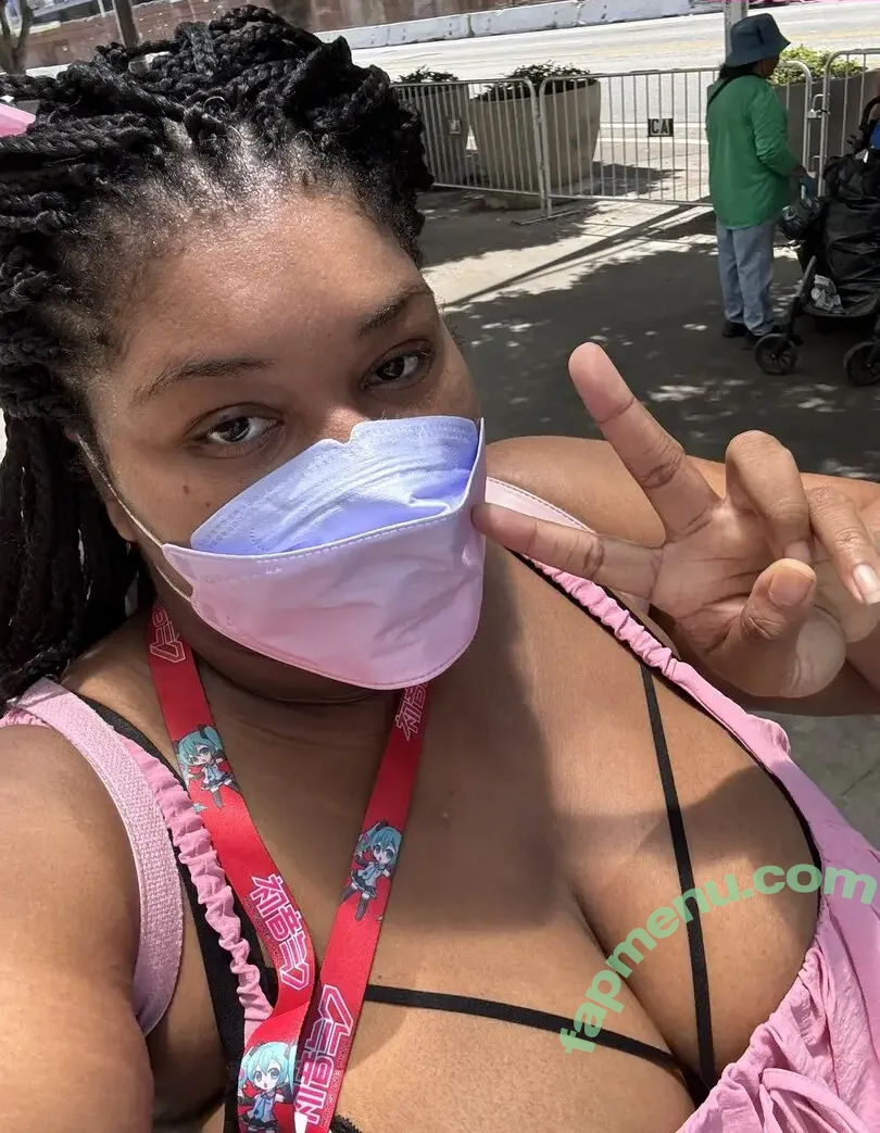 Uzuri Mia nude photo #0002 (uzurimia)