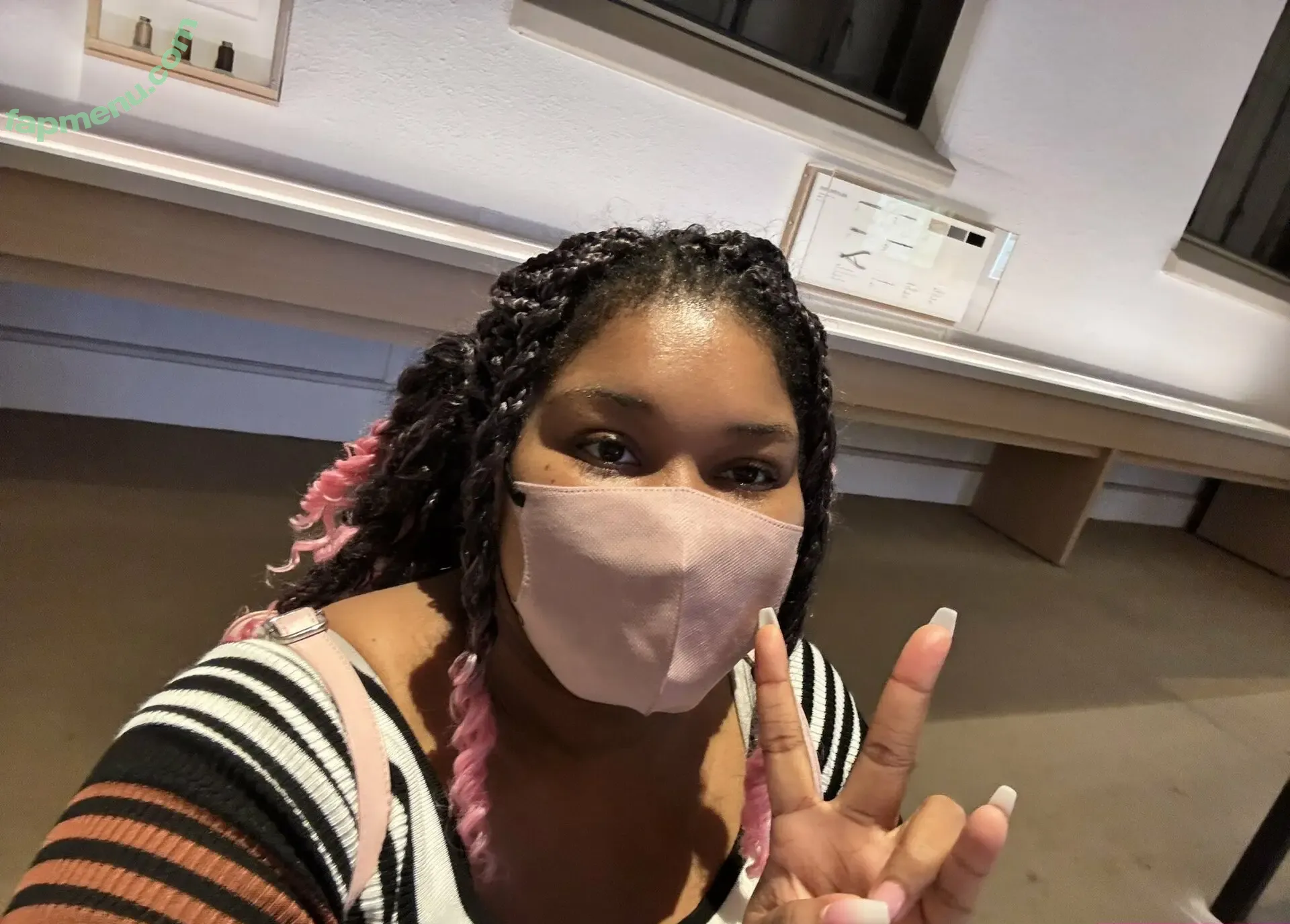 Uzuri Mia nude photo #0010 (uzurimia)