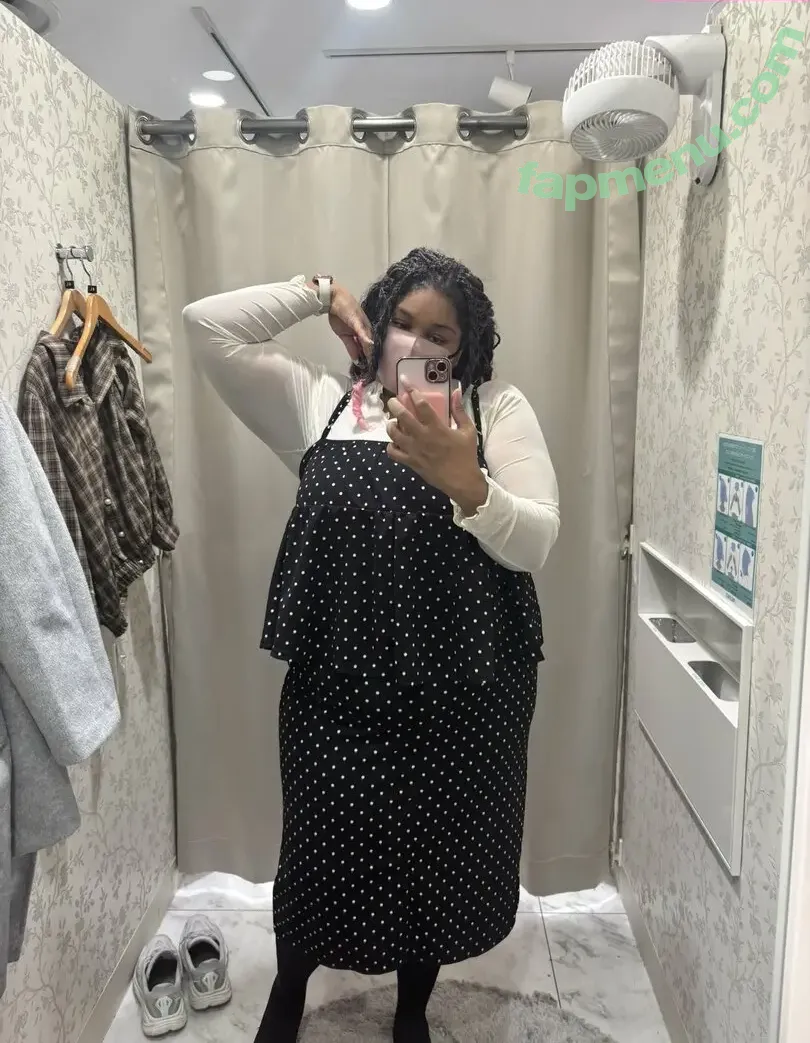 Uzuri Mia nude photo #0011 (uzurimia)