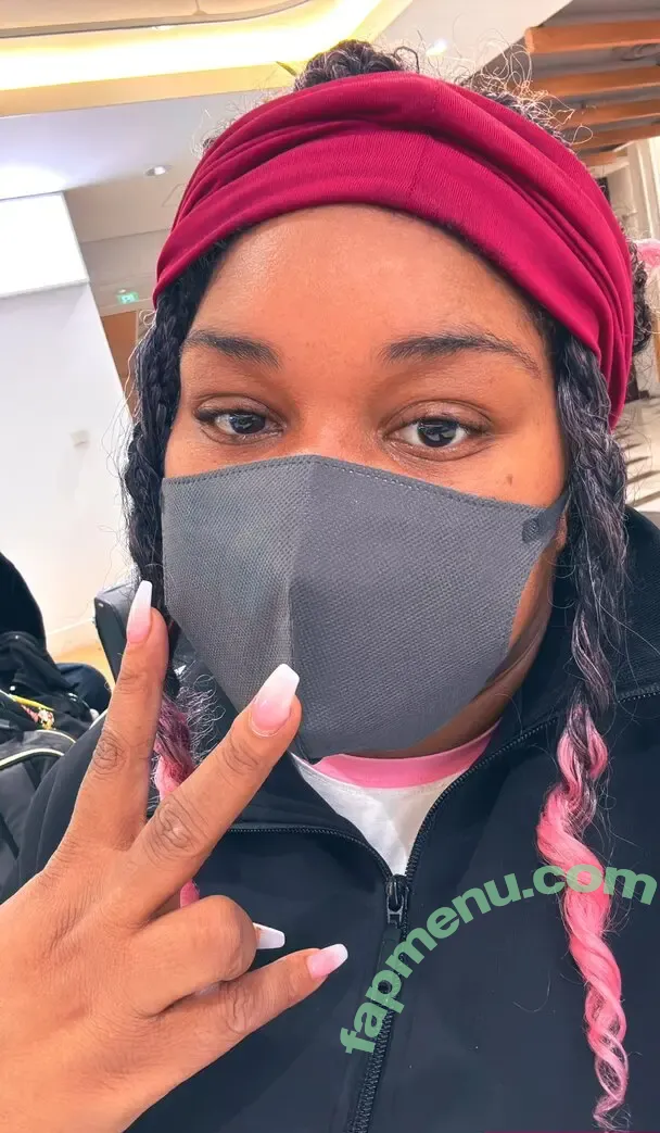 Uzuri Mia nude photo #0012 (uzurimia)