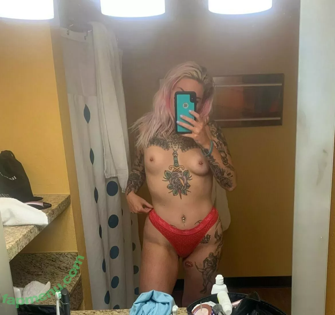 v_vanity nude photo #0004 (Tattooslut94 / vsvanity)