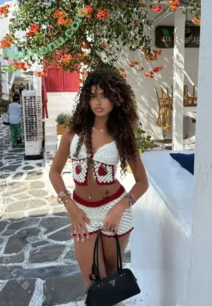 V7ena / u7ena nude photo #0019