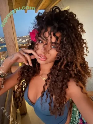 V7ena / u7ena nude photo #0021