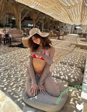 V7ena / u7ena nude photo #0034