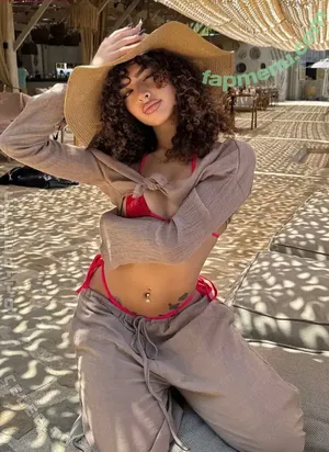 V7ena / u7ena nude photo #0042