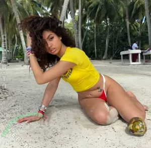 V7ena / u7ena nude photo #0075