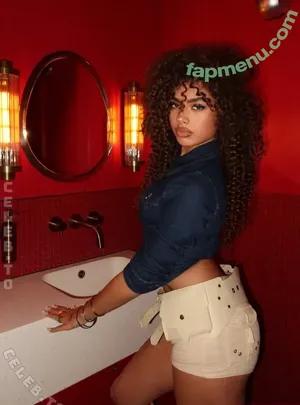 V7ena / u7ena nude photo #0078