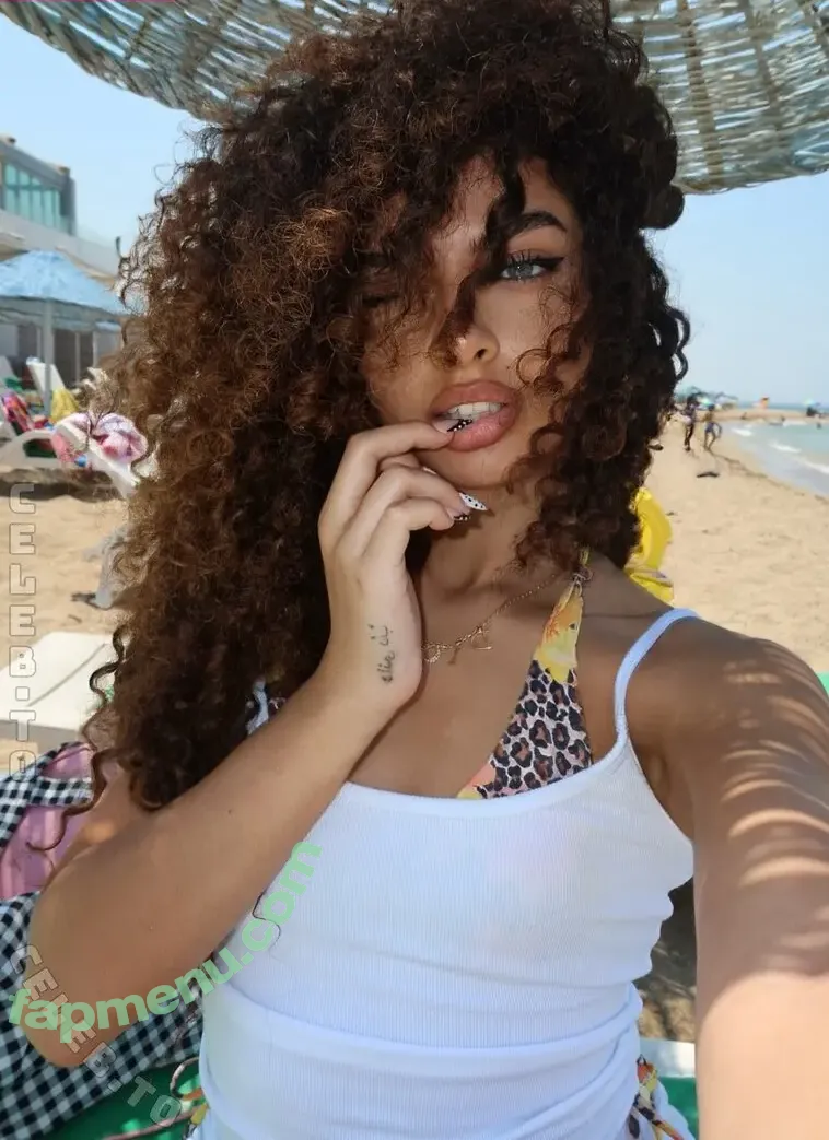 V7ena nude photo #0030 (u7ena)