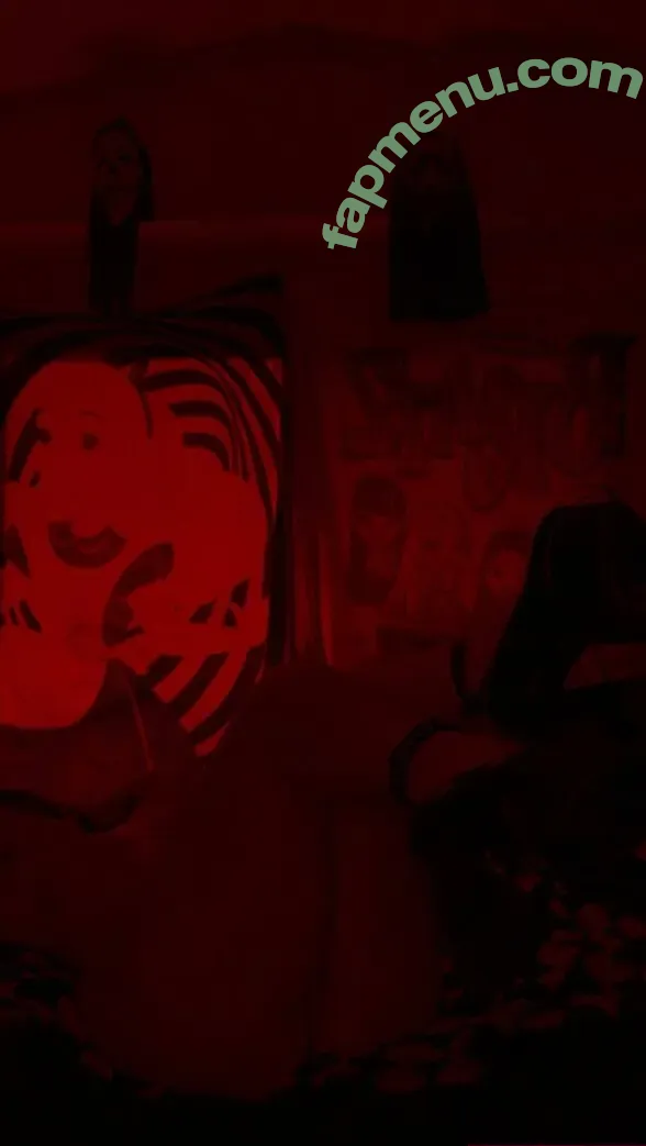 Vada Elizabeth nude photo #0015 (prettypsych0tic / v_eee)