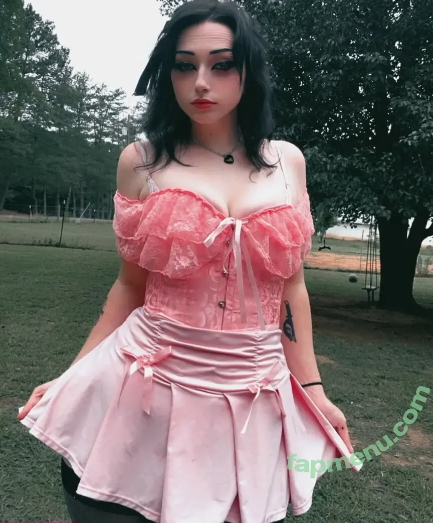 __vadaaaa nude photo #0001 (V_E1izabeth / Vada_e1lizabeth)