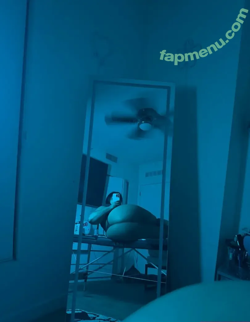 Valenbernaal nude photo #0025 (Valentine Bernal)