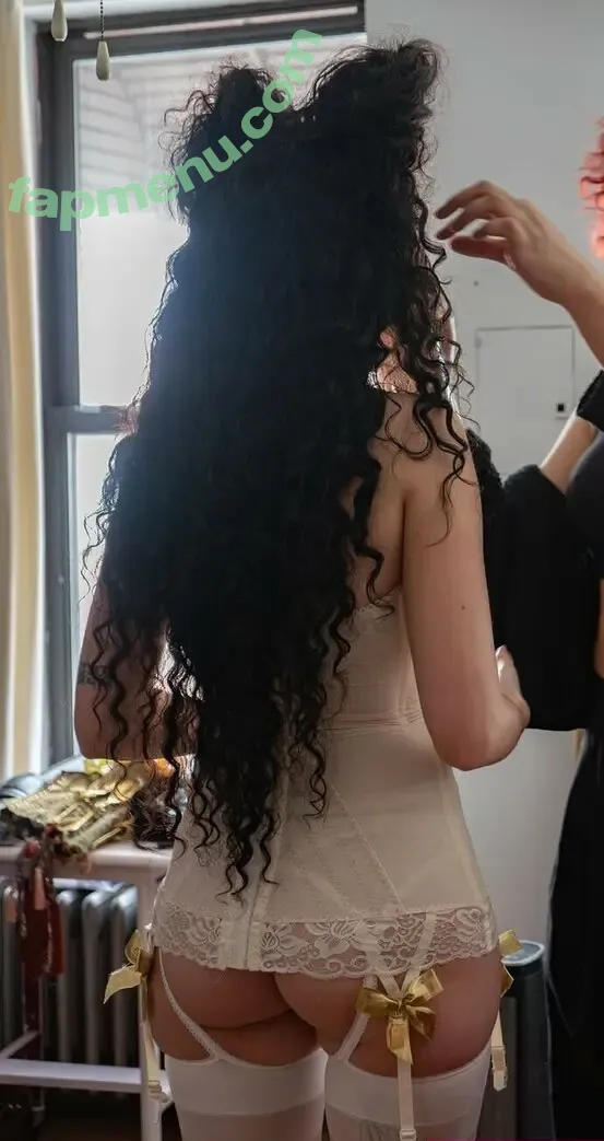Valencia Grace nude photo #0011 (valenciagrace)