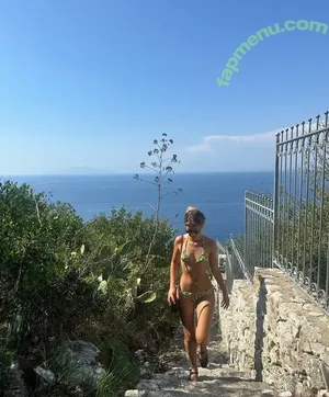 valentiinarose / Valentina Bilbao / valentinarose18 nude photo #0049