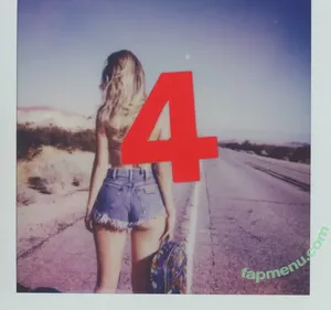 valentiinarose / Valentina Bilbao / valentinarose18 nude photo #0145