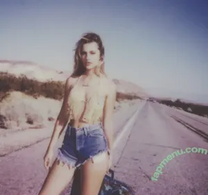 valentiinarose / Valentina Bilbao / valentinarose18 nude photo #0148