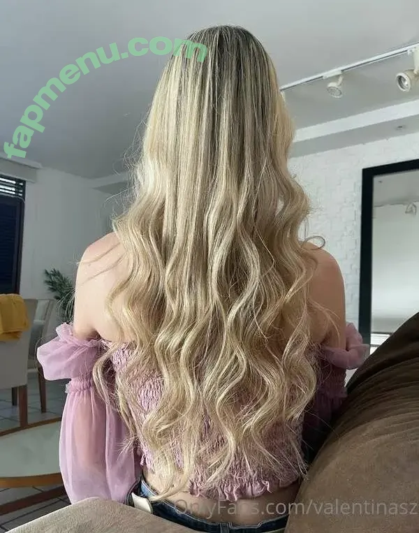 Valentina nude photo #0121 (valeblucerchiata / valentina_oxo / xxvalen444 / xxvalenxoxo)