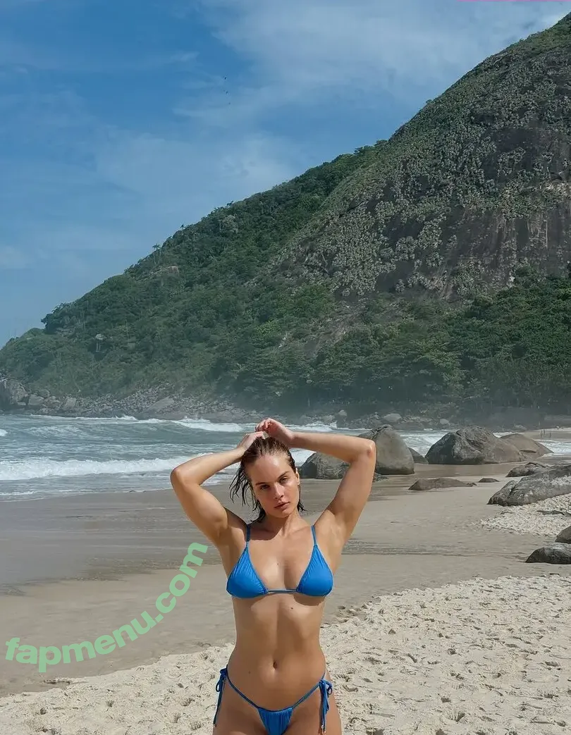 Valentina Bulc nude photo #0137 (Atriz / valentinabulc)