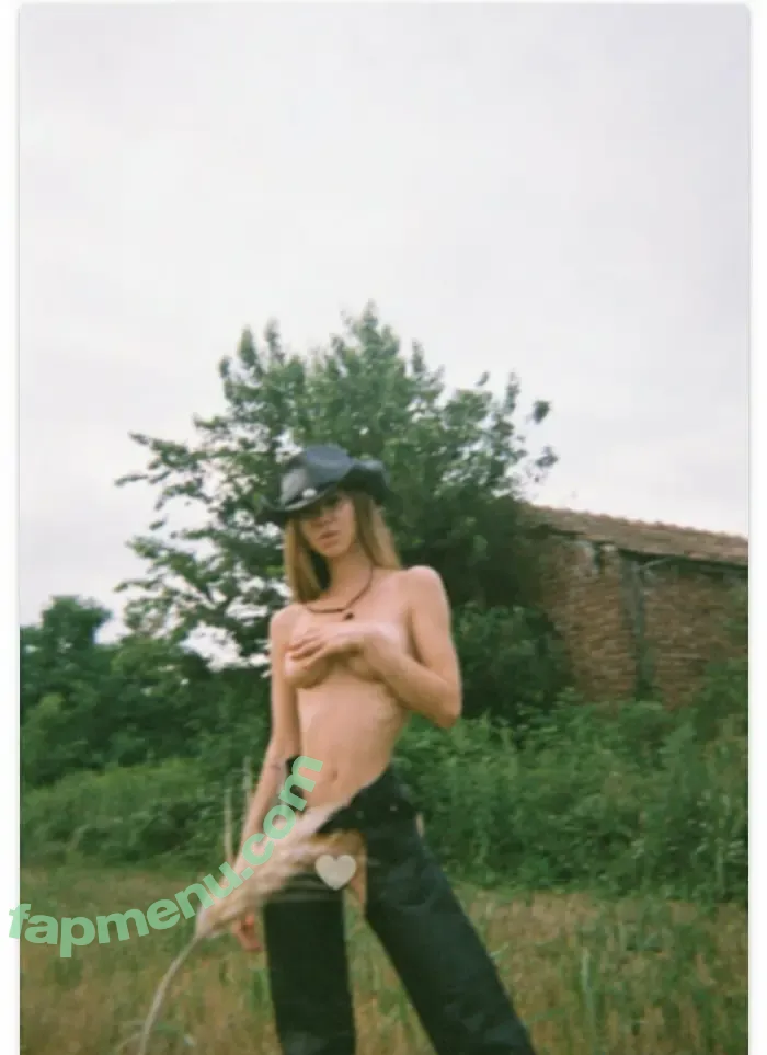 Valentina Fradegrada nude photo #0404 (lafradegrada_free / valentinafradegrada / vfradegrada)