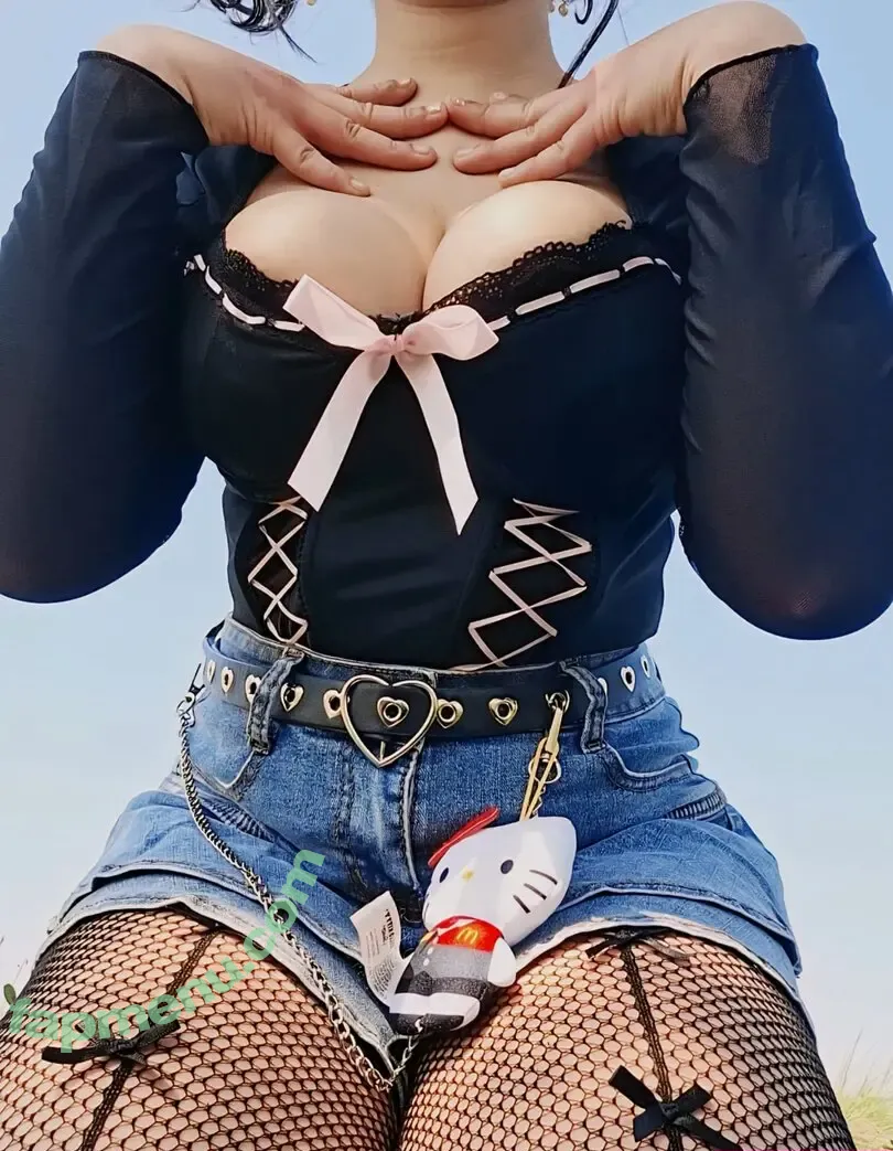 Valentina Kithoky nude photo #0002 (Kithoky Nya / kithokymmd / valentinakithokymmd)