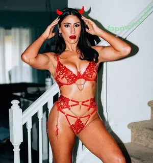 Valentina “The Mafiosa” Rossi / mafiosa.valentina nude photo #0008