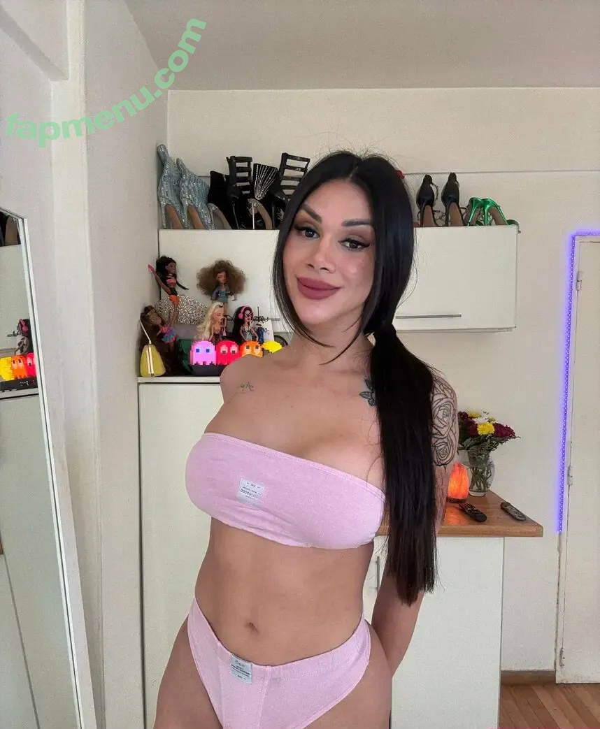 valentina.ts nude photo #0064 (valentts)