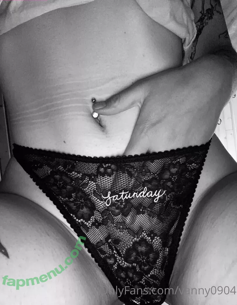 Valeri Catwoman nude photo #0001 (valeri_cat / valerizco)