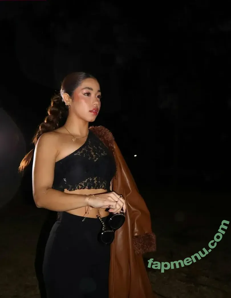 Valeria Madrigal nude photo #0069 (valeriamadrigal30)