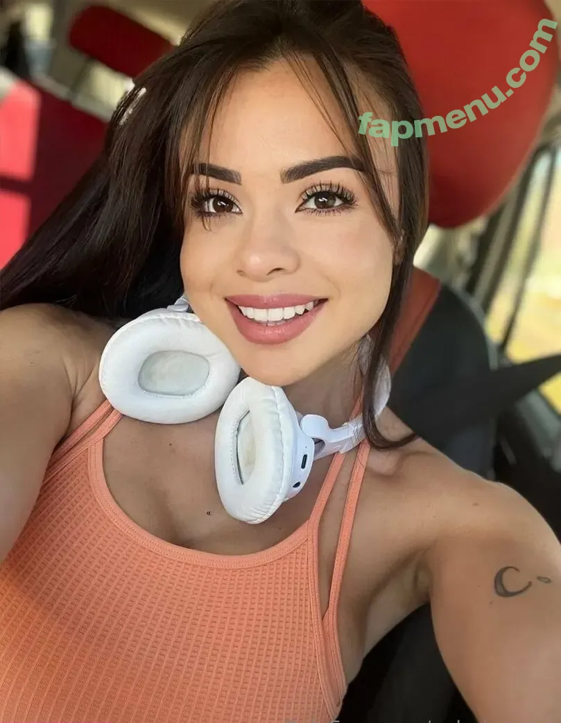 valeriacruzz nude photo #0356 (valecruzr)