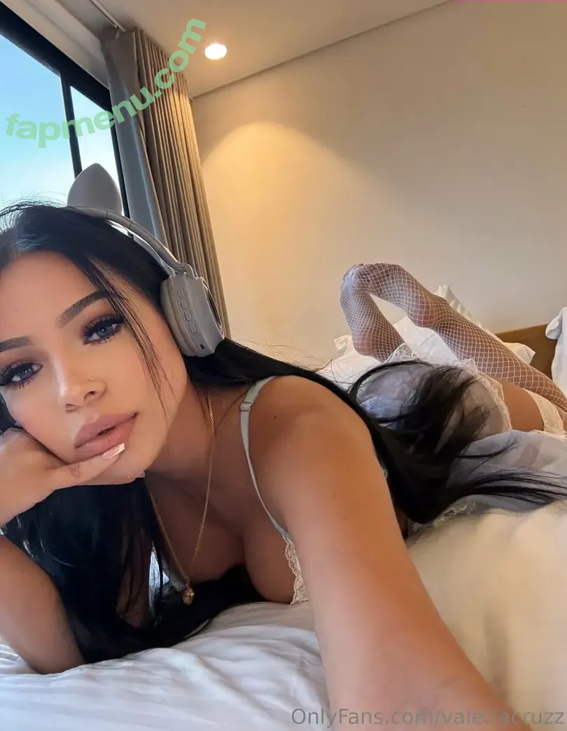 valeriacruzz nude photo #0372 (valecruzr)