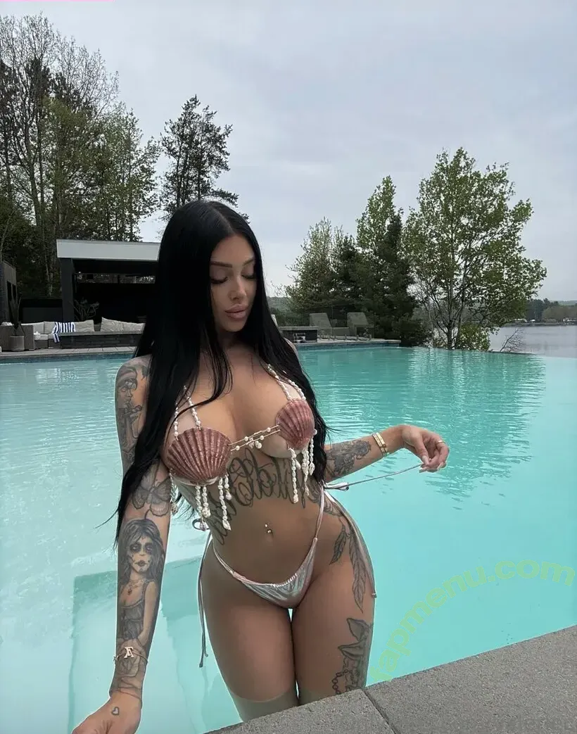 Valerie Cossette nude photo #0005 (valerie.c_ / valeriec / valeriecossett)