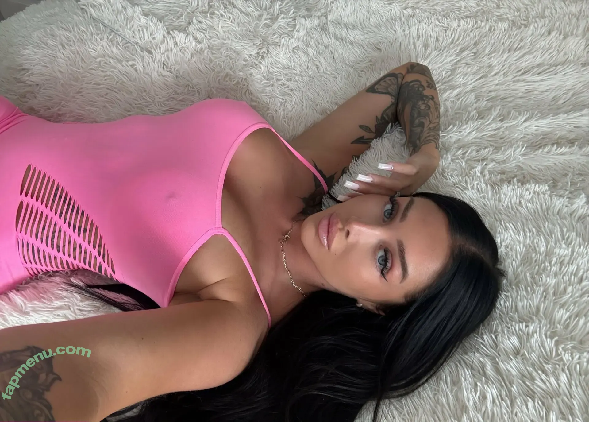 Valerie Cossette nude photo #0014 (valerie.c_ / valeriec / valeriecossett)