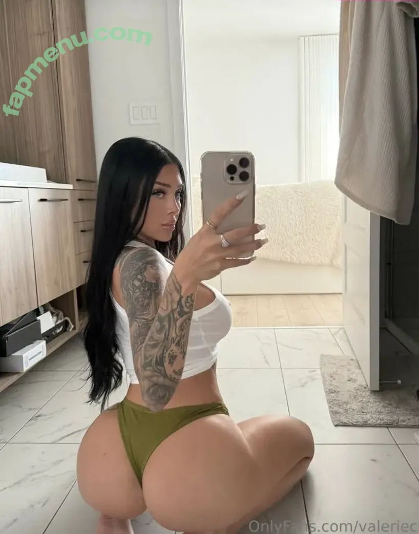 Valerie Cossette nude photo #0022 (valerie.c_ / valeriec / valeriecossett)