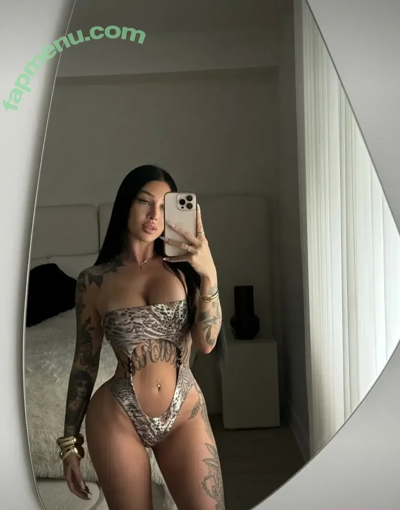 Valerie Cossette nude photo #0012 (valerie.c_ / valeriec / valeriecossett)