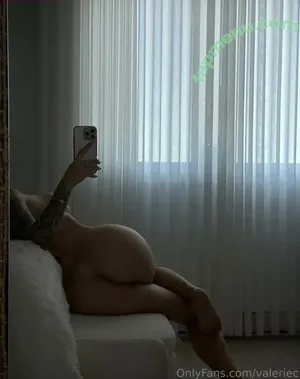 Valerie Cossette / valerie.c_ / valeriec / valeriecossett nude photo #0003
